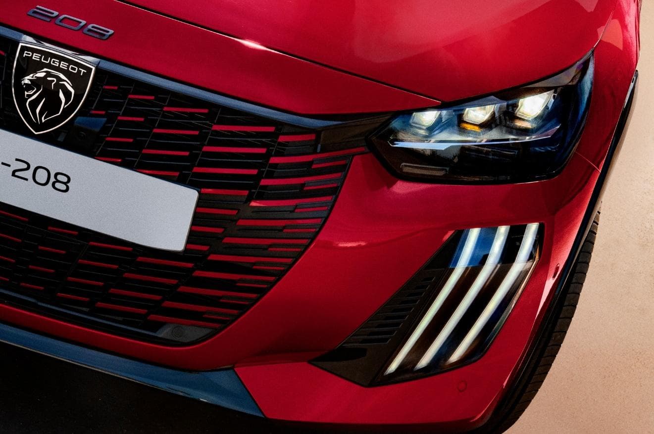 PEUGEOT 208: Η νέα εποχή ξεκινά με τον νέο κινητήρα βενζίνης Turbo 100